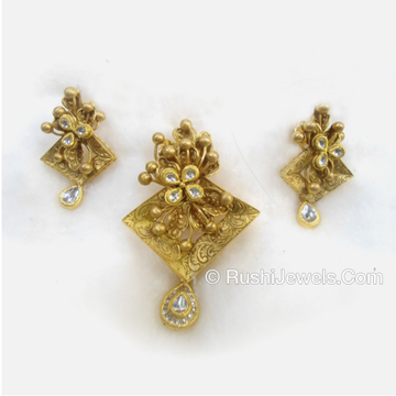 22kt Antique Gold Indian Bridal Pendant Set