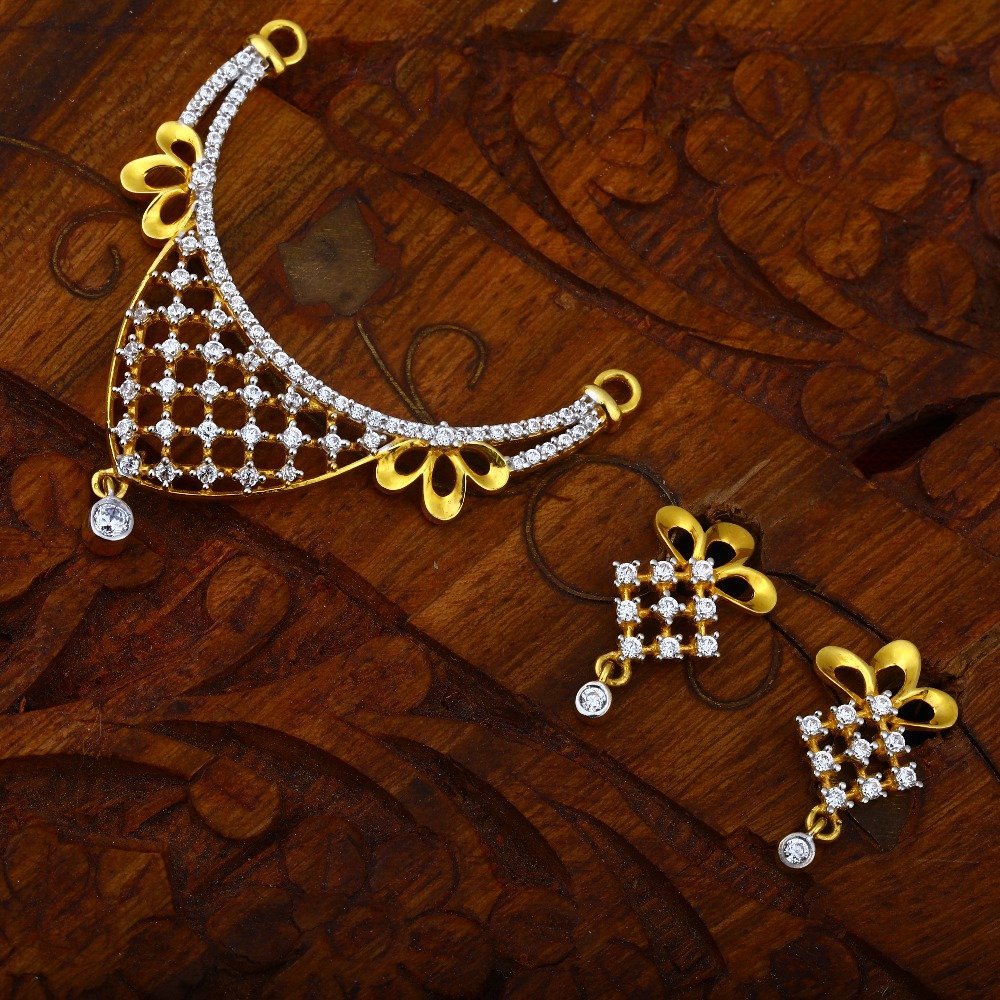 916 Gold Hallmark Stylish Design CZ Pendant Set 